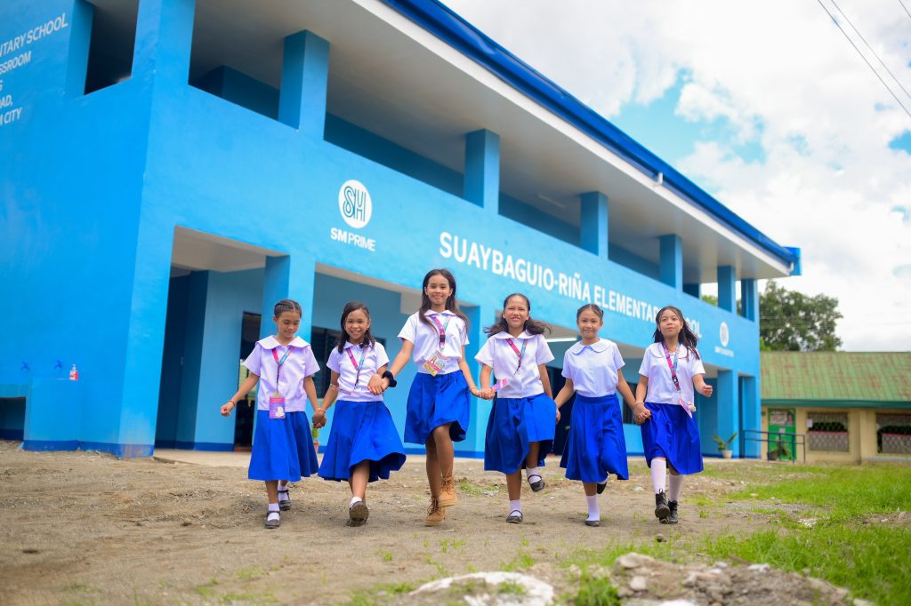 Newly turned over SMFI building in Suaybaguio-Riña Elementary School to aid grade one and grade two students with four new classrooms a week after an earthquake.